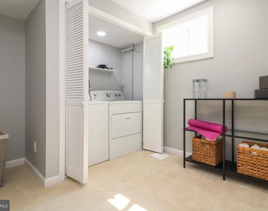 6621 Hallwood Avenue - Photo Thumbnail 45