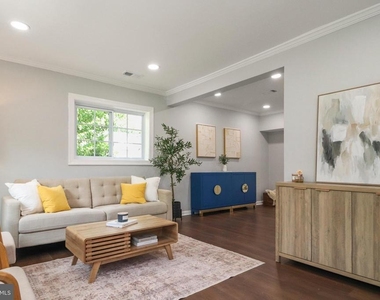 6621 Hallwood Avenue - Photo Thumbnail 8