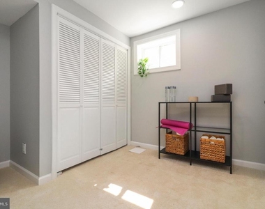 6621 Hallwood Avenue - Photo Thumbnail 44