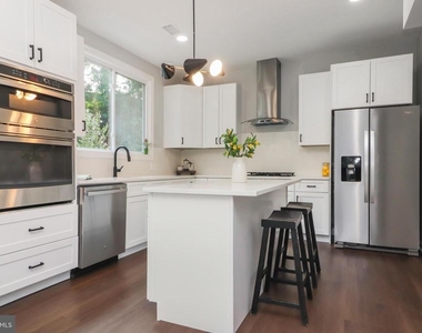 6621 Hallwood Avenue - Photo Thumbnail 16