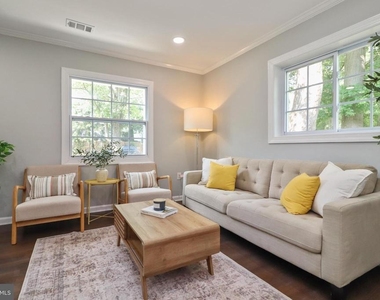 6621 Hallwood Avenue - Photo Thumbnail 10