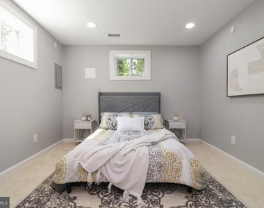 6621 Hallwood Avenue - Photo Thumbnail 47
