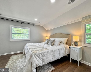 6621 Hallwood Avenue - Photo Thumbnail 29
