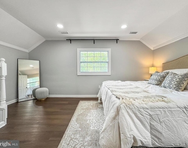 6621 Hallwood Avenue - Photo Thumbnail 31