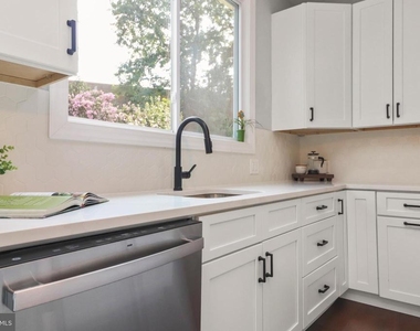 6621 Hallwood Avenue - Photo Thumbnail 17