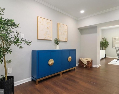 6621 Hallwood Avenue - Photo Thumbnail 12