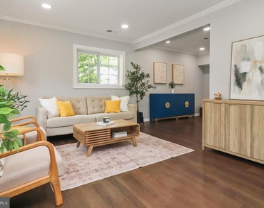6621 Hallwood Avenue - Photo Thumbnail 7
