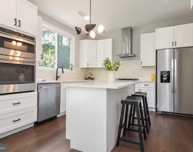 6621 Hallwood Avenue - Photo Thumbnail 14