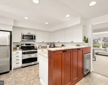 6003 Chicory Place - Photo Thumbnail 5