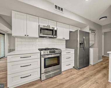 2045 Royal Fern Court - Photo Thumbnail 13