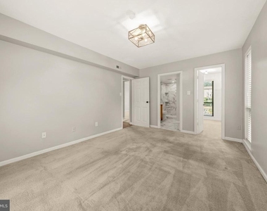 2045 Royal Fern Court - Photo Thumbnail 17
