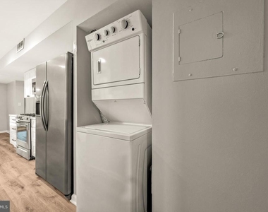 2045 Royal Fern Court - Photo Thumbnail 15