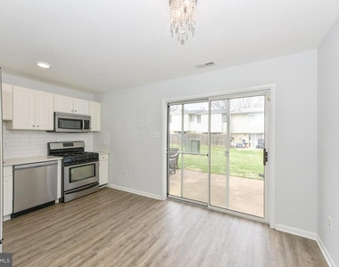 2208 Huston Place - Photo Thumbnail 11