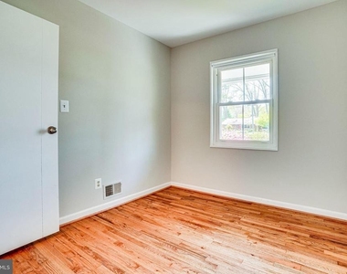 7430 Hastings Street - Photo Thumbnail 23