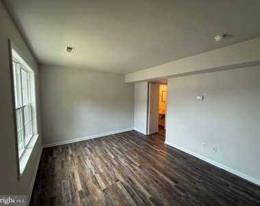 400 Rann Court - Photo Thumbnail 2