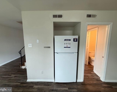 400 Rann Court - Photo Thumbnail 12