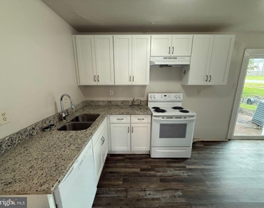400 Rann Court - Photo Thumbnail 8