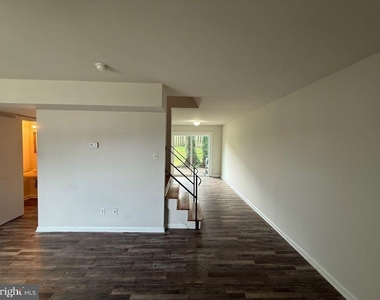 400 Rann Court - Photo Thumbnail 1