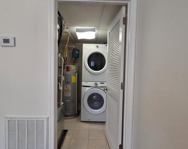 212 N Patrick Street - Photo Thumbnail 5