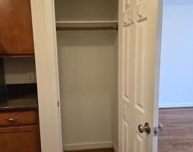 212 N Patrick Street - Photo Thumbnail 9