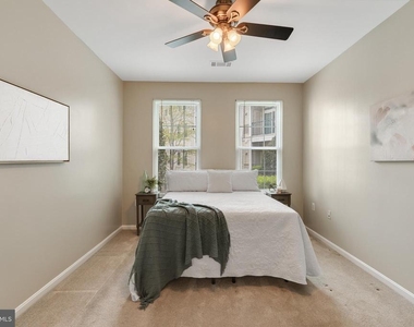 2465 Army Navy Drive - Photo Thumbnail 20