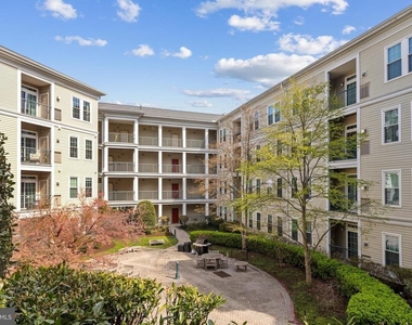 2465 Army Navy Drive - Photo Thumbnail 15