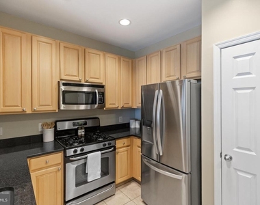 2465 Army Navy Drive - Photo Thumbnail 4