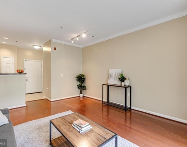 2465 Army Navy Drive - Photo Thumbnail 10