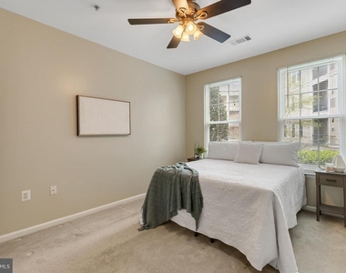 2465 Army Navy Drive - Photo Thumbnail 19