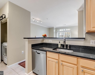 2465 Army Navy Drive - Photo Thumbnail 7