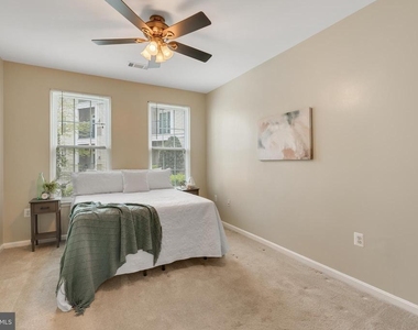 2465 Army Navy Drive - Photo Thumbnail 18