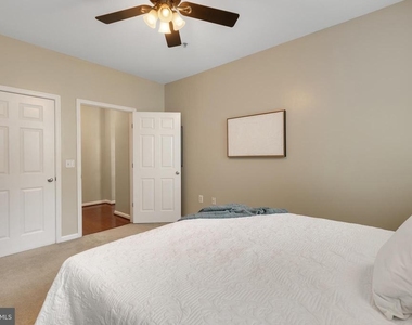 2465 Army Navy Drive - Photo Thumbnail 21