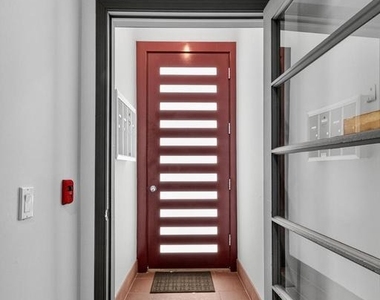 1425 Jackson Street - Photo Thumbnail 9