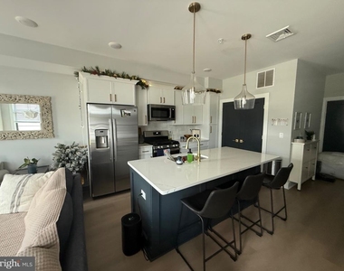 7517 Ridge Avenue - Photo Thumbnail 3