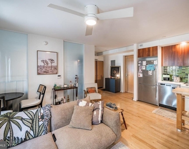 152 W Laurel Street - Photo Thumbnail 3