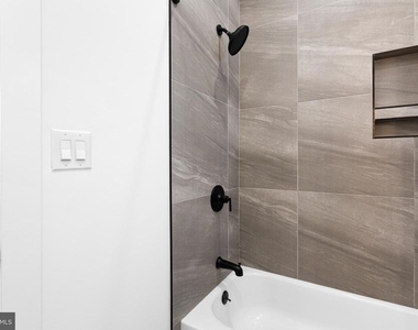 2317 N 33rd Street - Photo Thumbnail 4