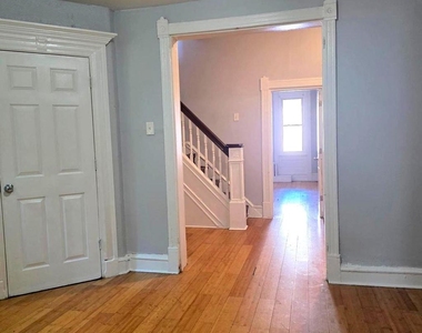 3709 N 16th Street - Photo Thumbnail 2