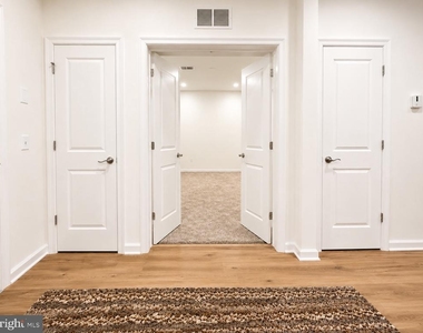 421 Washington Street - Photo Thumbnail 18