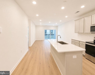 421 Washington Street - Photo Thumbnail 11