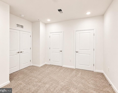 421 Washington Street - Photo Thumbnail 20