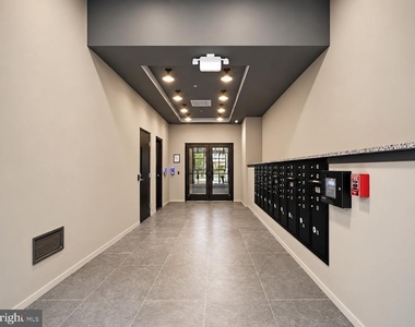 421 Washington Street - Photo Thumbnail 1