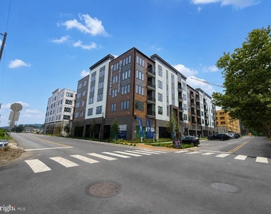 421 Washington Street - Photo Thumbnail 24