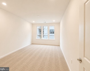 421 Washington Street - Photo Thumbnail 13