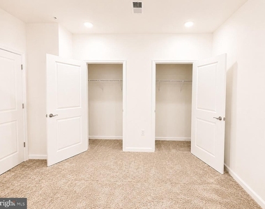 421 Washington Street - Photo Thumbnail 21