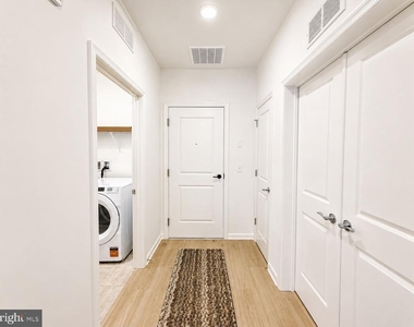 421 Washington Street - Photo Thumbnail 4