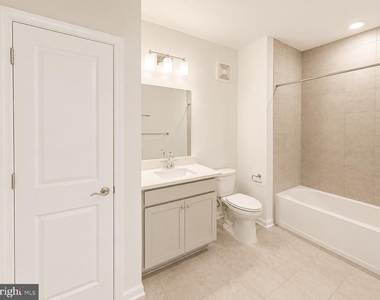 421 Washington Street - Photo Thumbnail 15