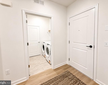 421 Washington Street - Photo Thumbnail 17