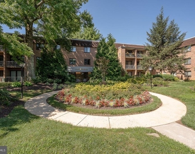 1650 Oakwood Drive - Photo Thumbnail 1