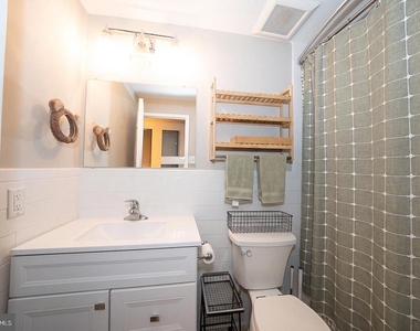 1650 Oakwood Drive - Photo Thumbnail 12