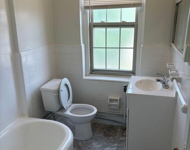 260 N Wycombe Ave - Photo Thumbnail 7